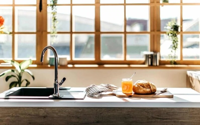 Vinyl vs. Wood Windows: Who Wore It Best?